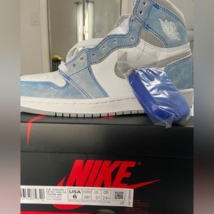 COPY - Air wJordan 1 retro Hyper royal